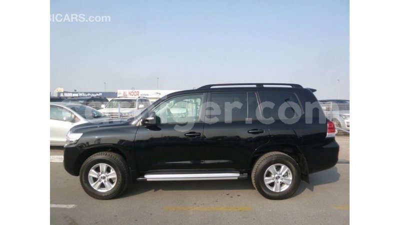 Big with watermark toyota land cruiser agadez import dubai 6324