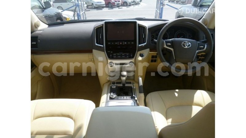 Big with watermark toyota land cruiser agadez import dubai 6326