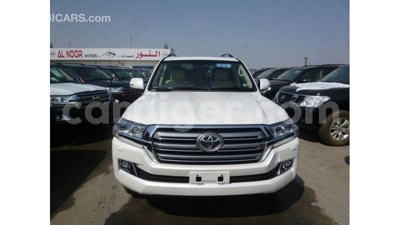 Big with watermark toyota land cruiser agadez import dubai 6326