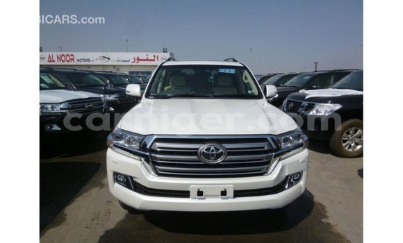 Acheter Import Utilitaire Toyota Land Cruiser Blanc à Import - Dubai, Agadez Acheter Import Utilitaire Toyota Land Cruiser Blanc à Import - Dubai, Agadez