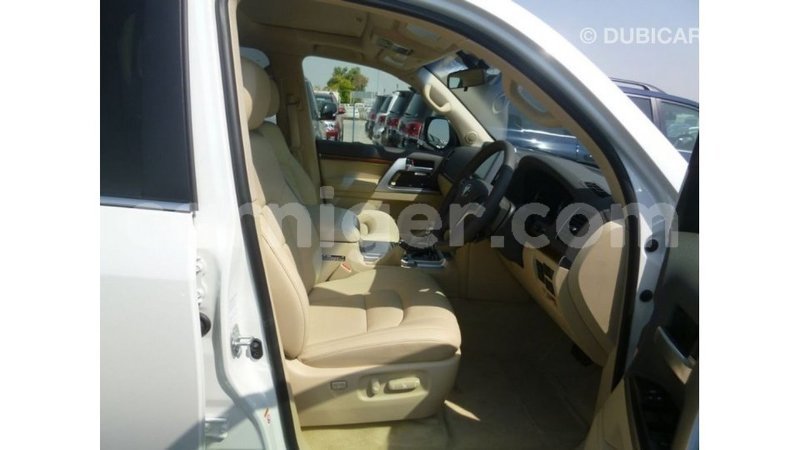 Big with watermark toyota land cruiser agadez import dubai 6326