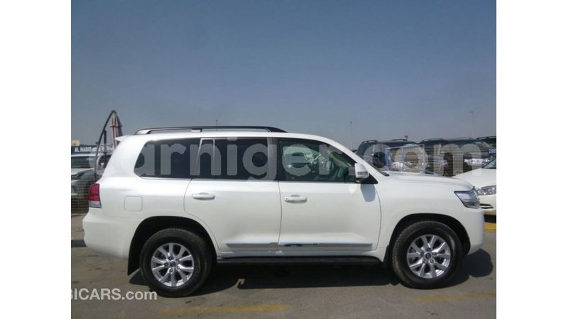 Big with watermark toyota land cruiser agadez import dubai 6326