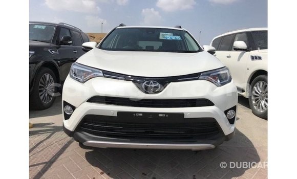 Buy Import Toyota Ade White Truck in Import - Dubai in Agadez Buy Import Toyota Ade White Truck in Import - Dubai in Agadez
