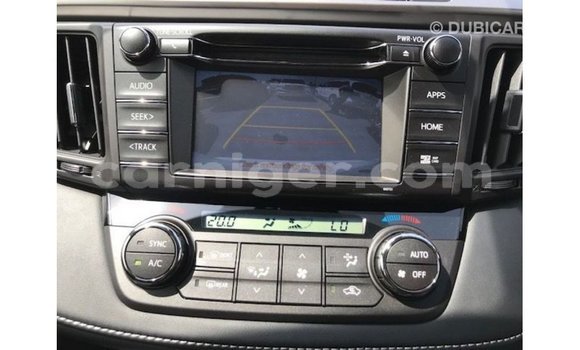 Buy Import Toyota Ade White Truck in Import - Dubai in Agadez Buy Import Toyota Ade White Truck in Import - Dubai in Agadez