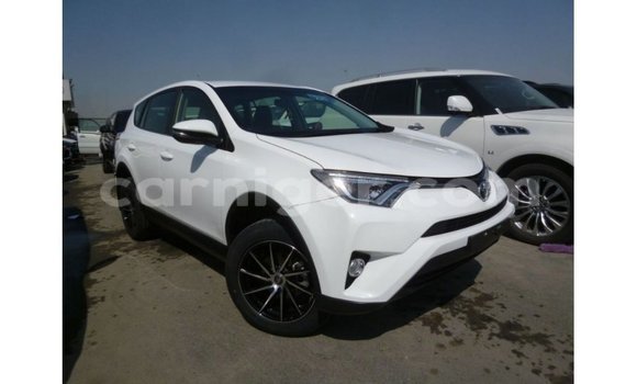 Buy Import Toyota Ade White Truck in Import - Dubai in Agadez Buy Import Toyota Ade White Truck in Import - Dubai in Agadez