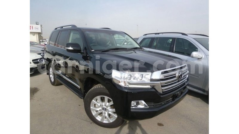 Big with watermark toyota land cruiser agadez import dubai 6331