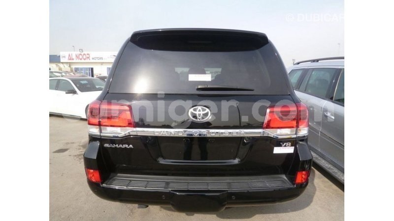 Big with watermark toyota land cruiser agadez import dubai 6331