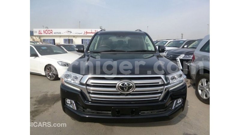 Big with watermark toyota land cruiser agadez import dubai 6331