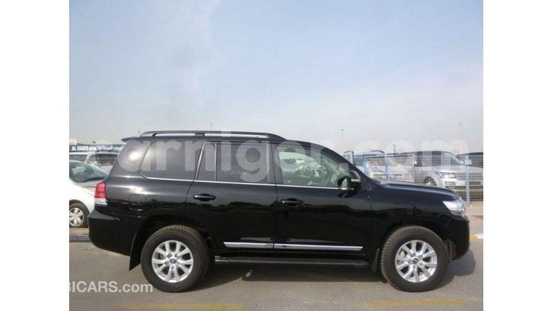 Big with watermark toyota land cruiser agadez import dubai 6331