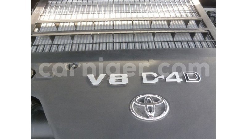 Big with watermark toyota land cruiser agadez import dubai 6331