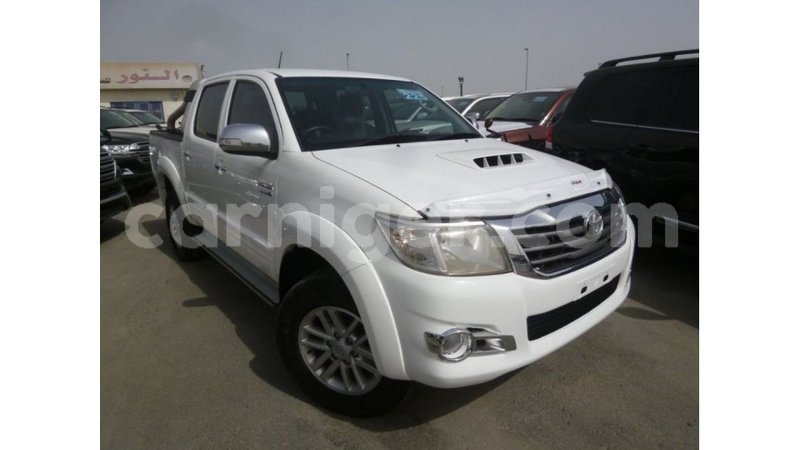 Big with watermark toyota hilux agadez import dubai 6332