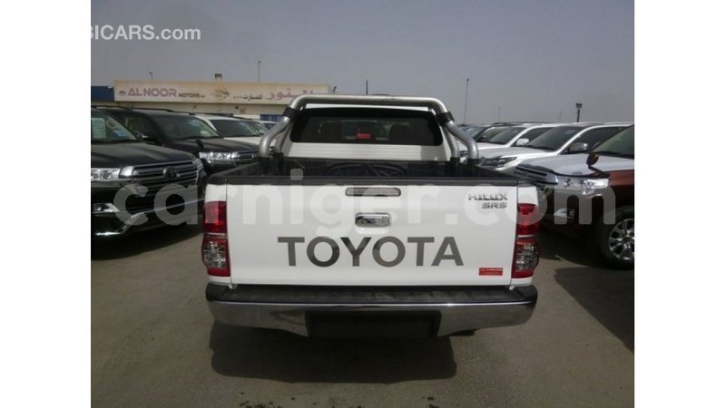 Big with watermark toyota hilux agadez import dubai 6332