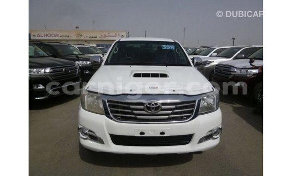 Buy Import Toyota Hilux White Car in Import - Dubai in Agadez Buy Import Toyota Hilux White Car in Import - Dubai in Agadez