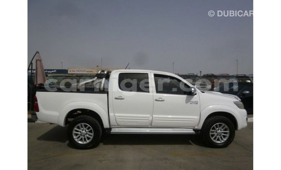 Buy Import Toyota Hilux White Car in Import - Dubai in Agadez Buy Import Toyota Hilux White Car in Import - Dubai in Agadez