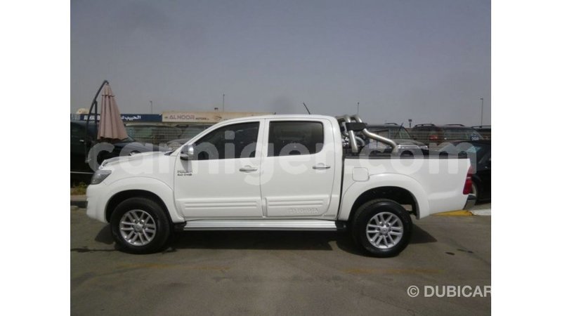 Big with watermark toyota hilux agadez import dubai 6332