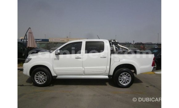Buy Import Toyota Hilux White Car in Import - Dubai in Agadez Buy Import Toyota Hilux White Car in Import - Dubai in Agadez