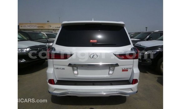 Acheter Import Voiture Lexus LX Blanc à Import - Dubai, Agadez Acheter Import Voiture Lexus LX Blanc à Import - Dubai, Agadez