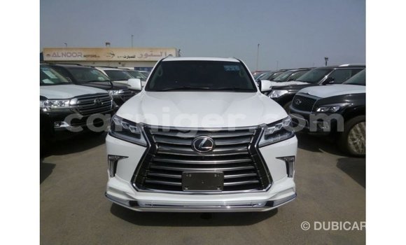 Acheter Import Voiture Lexus LX Blanc à Import - Dubai, Agadez Acheter Import Voiture Lexus LX Blanc à Import - Dubai, Agadez