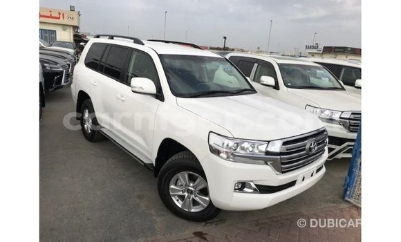 Acheter Import Utilitaire Toyota Land Cruiser Blanc à Import - Dubai, Agadez Acheter Import Utilitaire Toyota Land Cruiser Blanc à Import - Dubai, Agadez
