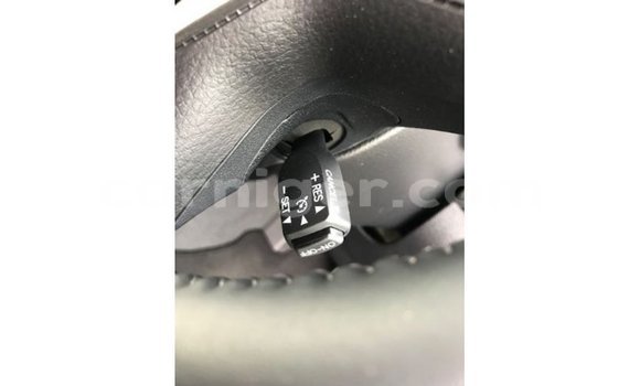 Acheter Import Utilitaire Toyota Land Cruiser Blanc à Import - Dubai, Agadez Acheter Import Utilitaire Toyota Land Cruiser Blanc à Import - Dubai, Agadez