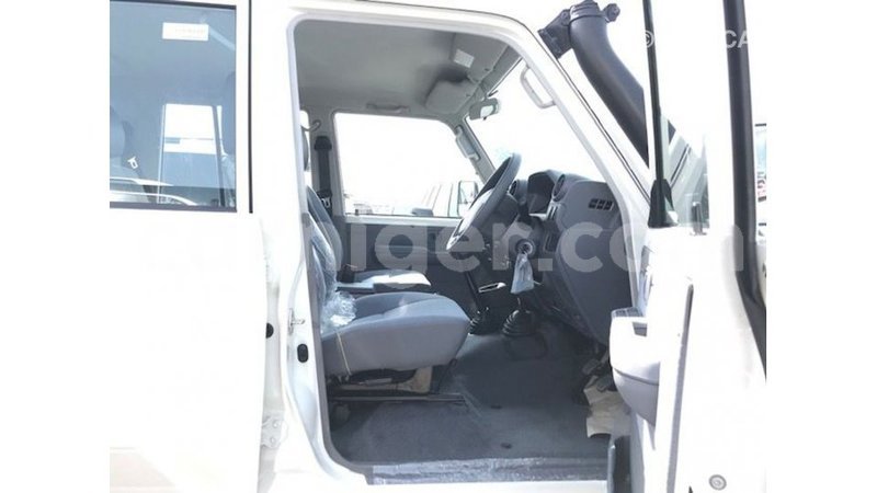 Big with watermark toyota land cruiser agadez import dubai 6340