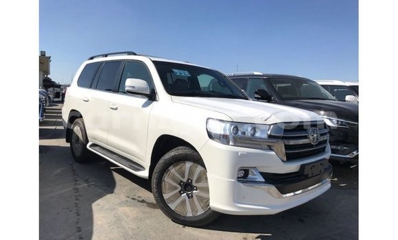 Buy Import Toyota Land Cruiser White Truck in Import - Dubai in Agadez Buy Import Toyota Land Cruiser White Truck in Import - Dubai in Agadez