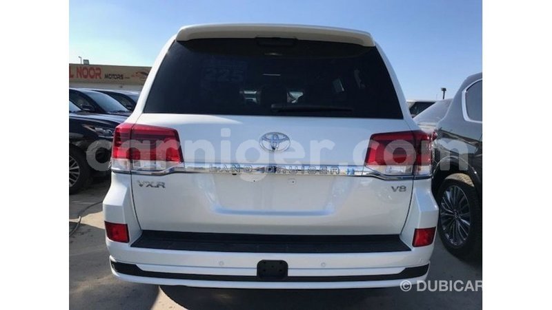 Big with watermark toyota land cruiser agadez import dubai 6342