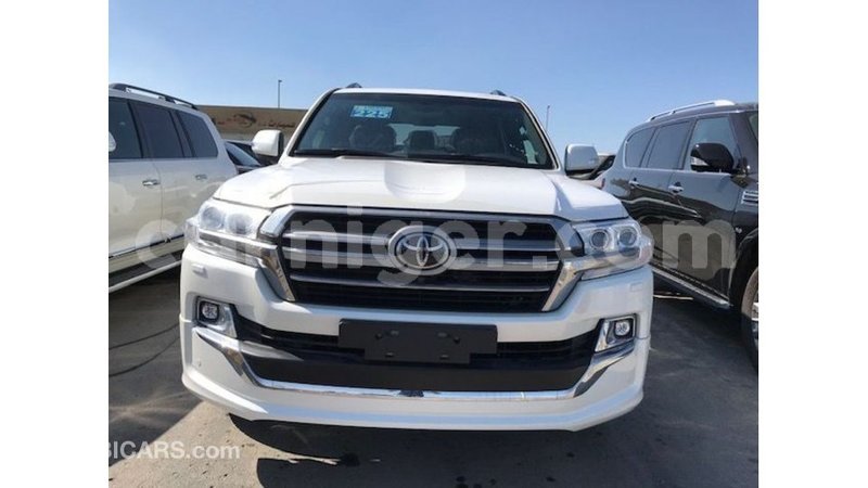 Big with watermark toyota land cruiser agadez import dubai 6342