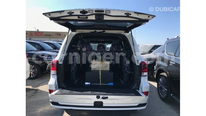 Big with watermark toyota land cruiser agadez import dubai 6342