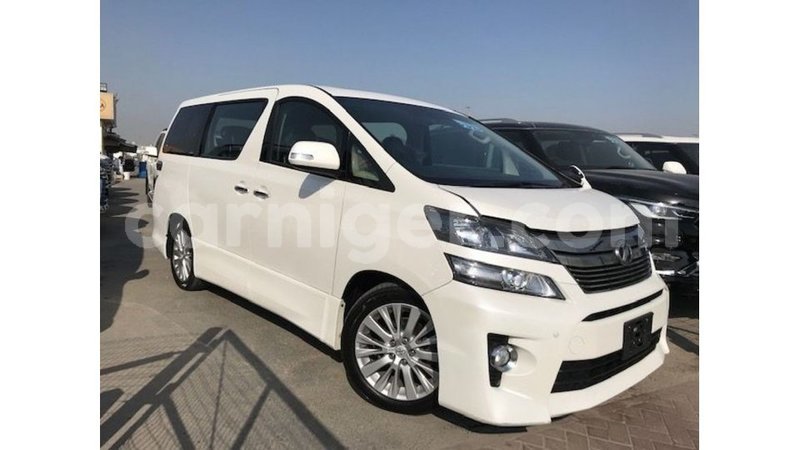 Big with watermark toyota vellfire agadez import dubai 6343