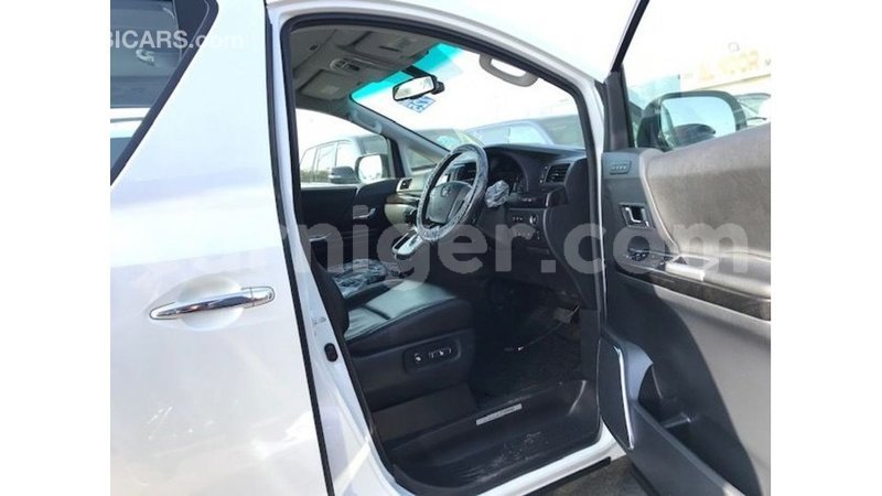 Big with watermark toyota vellfire agadez import dubai 6343