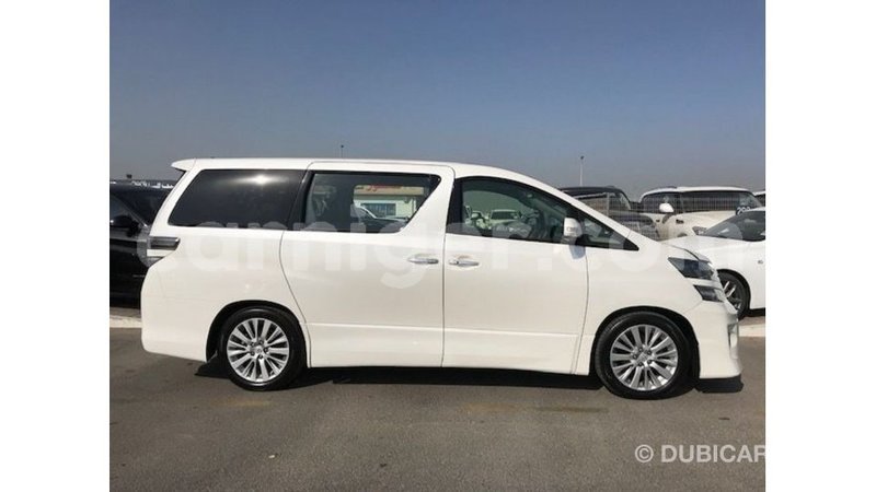 Big with watermark toyota vellfire agadez import dubai 6343