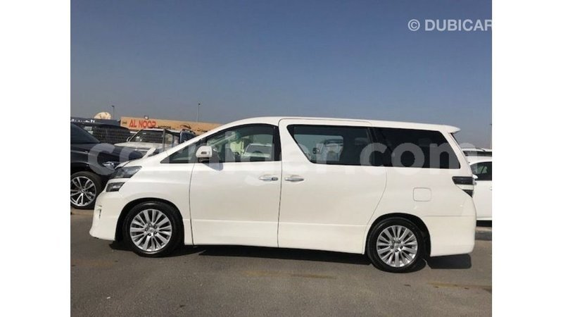 Big with watermark toyota vellfire agadez import dubai 6343