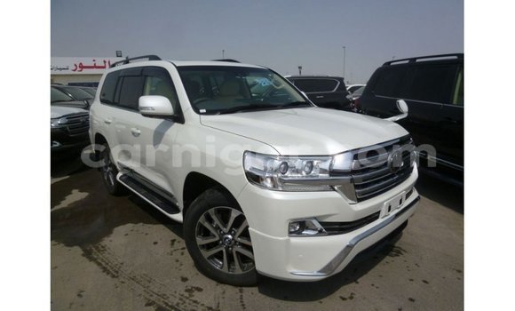 Sayi Imported Toyota Land Cruiser White Babbar mota in Import - Dubai a Agadez Sayi Imported Toyota Land Cruiser White Babbar mota in Import - Dubai a Agadez
