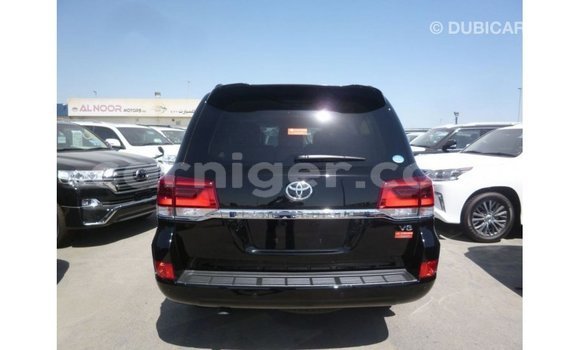 Acheter Import Utilitaire Toyota Land Cruiser Noir à Import - Dubai, Agadez Acheter Import Utilitaire Toyota Land Cruiser Noir à Import - Dubai, Agadez