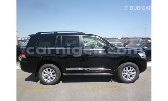 Acheter Import Utilitaire Toyota Land Cruiser Noir à Import - Dubai, Agadez Acheter Import Utilitaire Toyota Land Cruiser Noir à Import - Dubai, Agadez