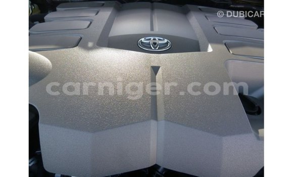 Acheter Import Utilitaire Toyota Land Cruiser Noir à Import - Dubai, Agadez Acheter Import Utilitaire Toyota Land Cruiser Noir à Import - Dubai, Agadez