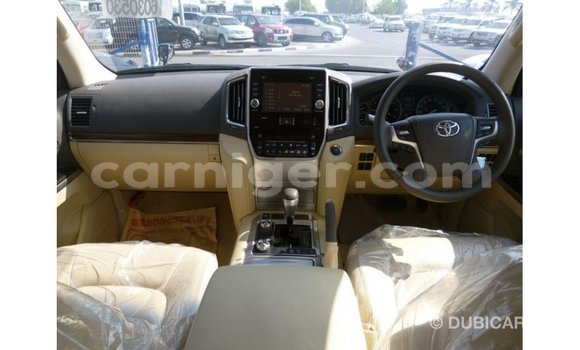 Buy Import Toyota Land Cruiser Black Truck in Import - Dubai in Agadez Buy Import Toyota Land Cruiser Black Truck in Import - Dubai in Agadez