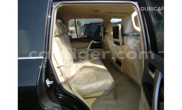 Buy Import Toyota Land Cruiser Black Truck in Import - Dubai in Agadez Buy Import Toyota Land Cruiser Black Truck in Import - Dubai in Agadez