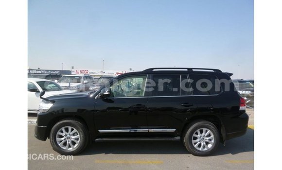 Buy Import Toyota Land Cruiser Black Truck in Import - Dubai in Agadez Buy Import Toyota Land Cruiser Black Truck in Import - Dubai in Agadez