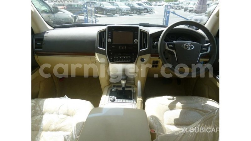 Big with watermark toyota land cruiser agadez import dubai 6347