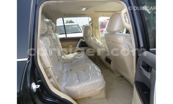 Sayi Imported Toyota Land Cruiser Black Babbar mota in Import - Dubai a Agadez Sayi Imported Toyota Land Cruiser Black Babbar mota in Import - Dubai a Agadez