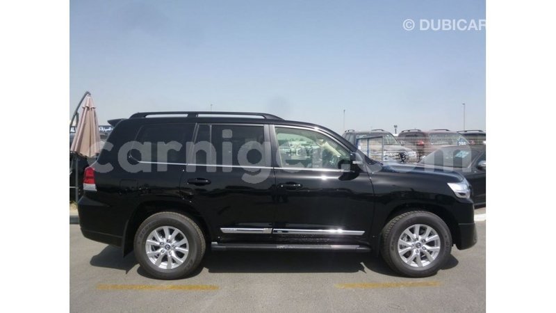 Big with watermark toyota land cruiser agadez import dubai 6347