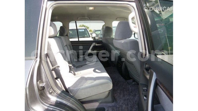 Big with watermark toyota land cruiser agadez import dubai 6348