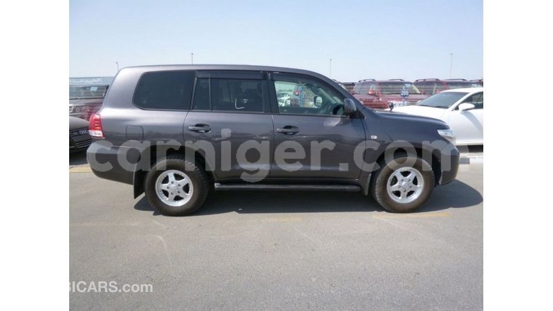 Big with watermark toyota land cruiser agadez import dubai 6348