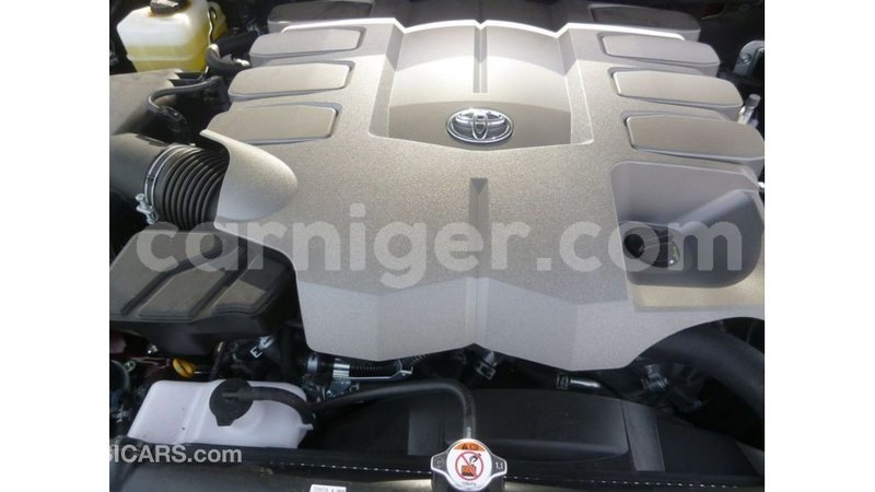 Big with watermark toyota land cruiser agadez import dubai 6349