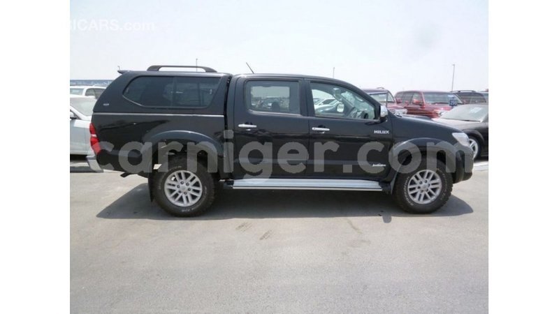 Big with watermark toyota hilux agadez import dubai 6354