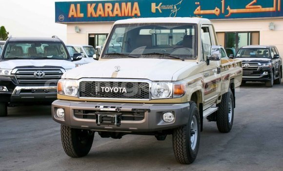 Buy Import Toyota Land Cruiser Beige Truck in Import - Dubai in Agadez Buy Import Toyota Land Cruiser Beige Truck in Import - Dubai in Agadez