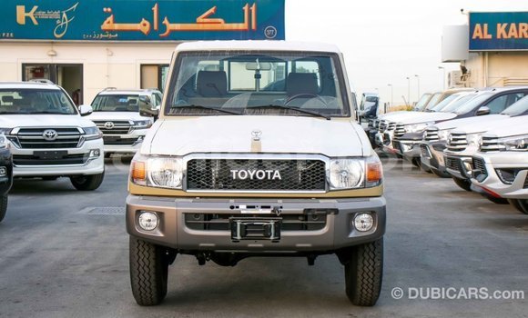 Buy Import Toyota Land Cruiser Beige Truck in Import - Dubai in Agadez Buy Import Toyota Land Cruiser Beige Truck in Import - Dubai in Agadez
