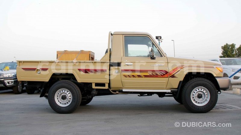 Big with watermark toyota land cruiser agadez import dubai 6358